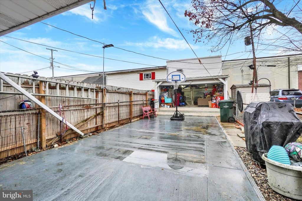 Image 20 of property listing at 1454 MONROE ST, York, PA 17404