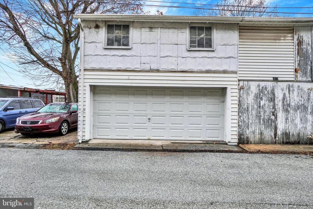 Image 24 of property listing at 1454 MONROE ST, York, PA 17404