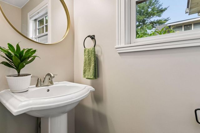 812 NE Main Street, Minneapolis, MN 55413