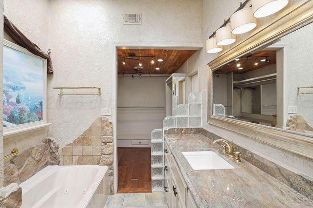 19 SOUTHRIDGE Drive, Canyon, TX 79015