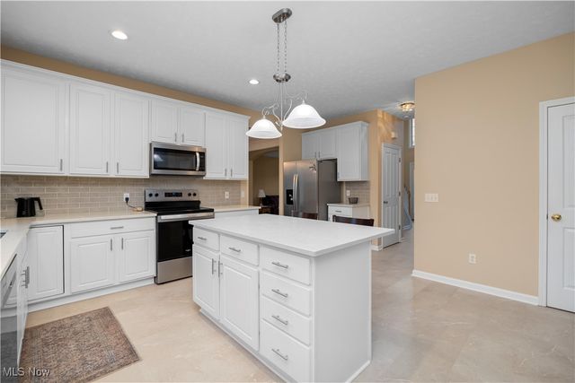 15379 Old Oak Drive, Strongsville, OH 44149