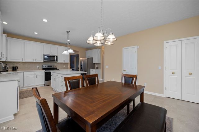 15379 Old Oak Drive, Strongsville, OH 44149