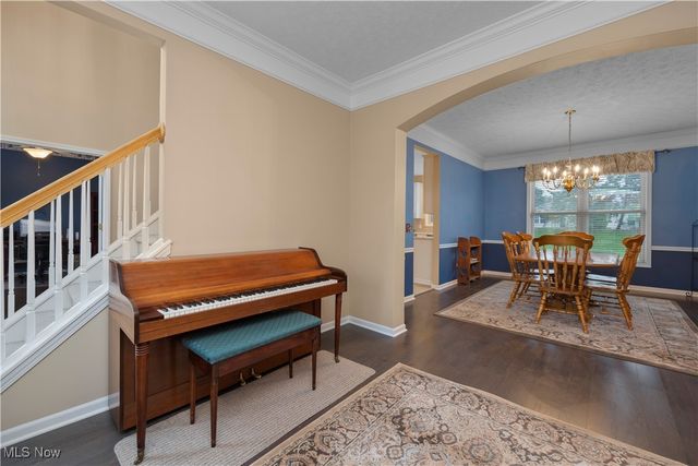 15379 Old Oak Drive, Strongsville, OH 44149