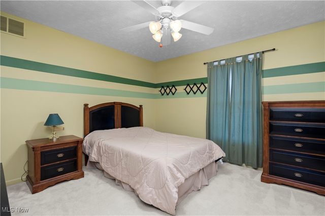 15379 Old Oak Drive, Strongsville, OH 44149