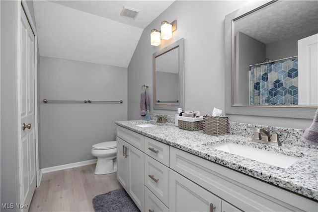 15379 Old Oak Drive, Strongsville, OH 44149