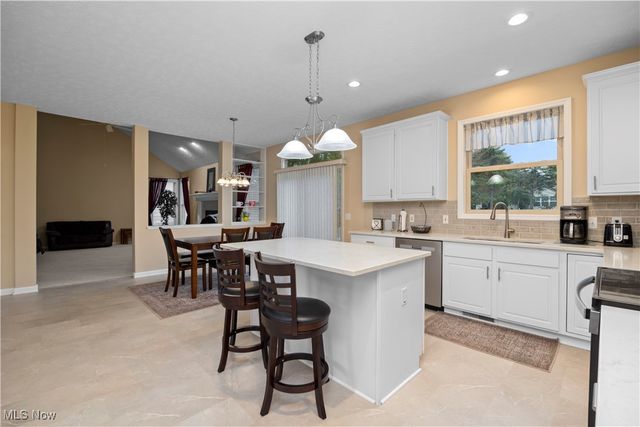 15379 Old Oak Drive, Strongsville, OH 44149