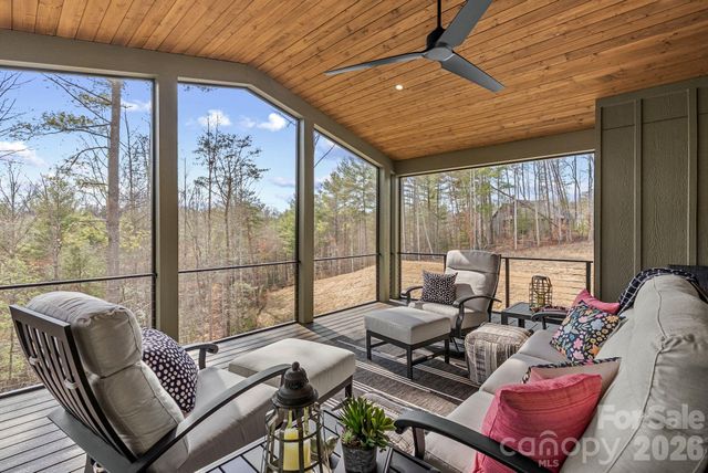 157 Riverbend Forest Drive, Asheville, NC 28805