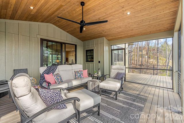 157 Riverbend Forest Drive, Asheville, NC 28805