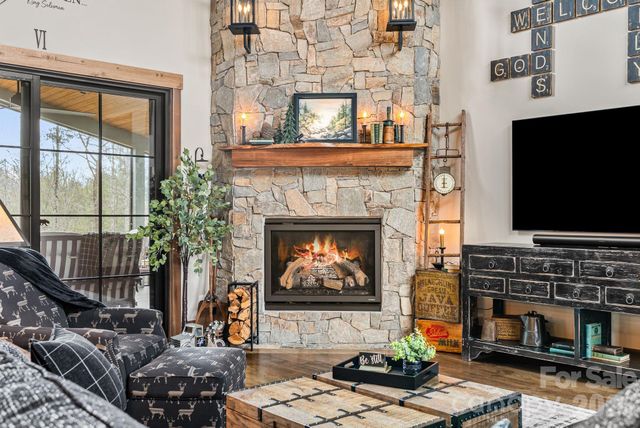157 Riverbend Forest Drive, Asheville, NC 28805
