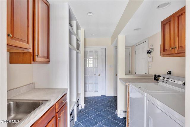 1341 Partridge Drive, Schodack, NY 12033