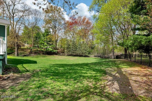 1341 Partridge Drive, Schodack, NY 12033