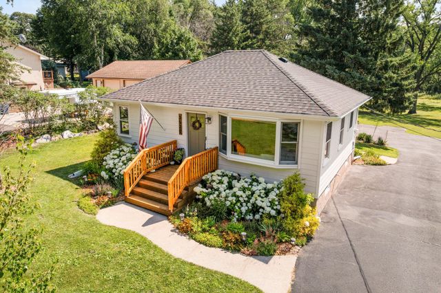 3520 Edgerton Street, Vadnais Heights, MN 55127
