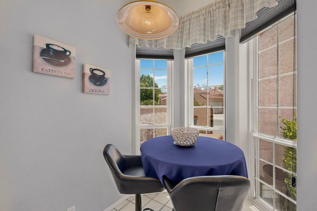 560 Eastlake Drive SE, Rio Rancho, NM 87124