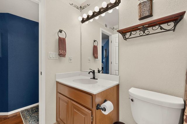 560 Eastlake Drive SE, Rio Rancho, NM 87124