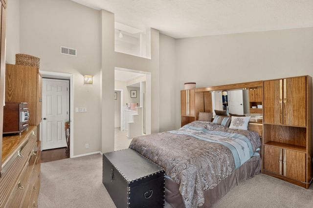560 Eastlake Drive SE, Rio Rancho, NM 87124