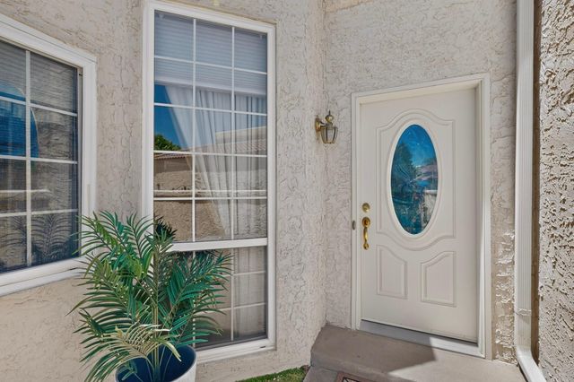 560 Eastlake Drive SE, Rio Rancho, NM 87124