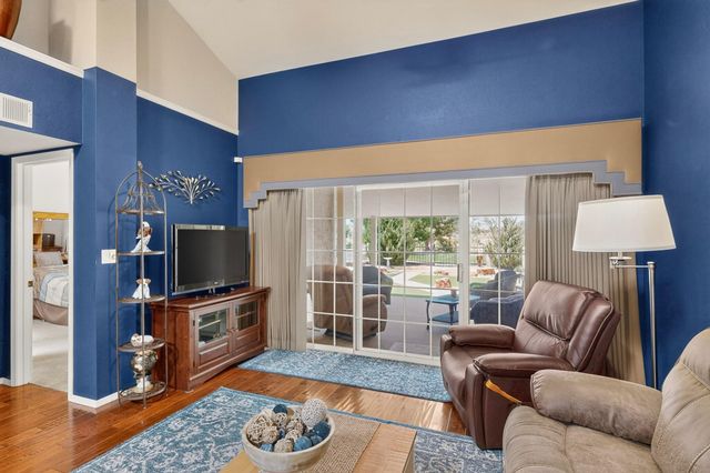 560 Eastlake Drive SE, Rio Rancho, NM 87124