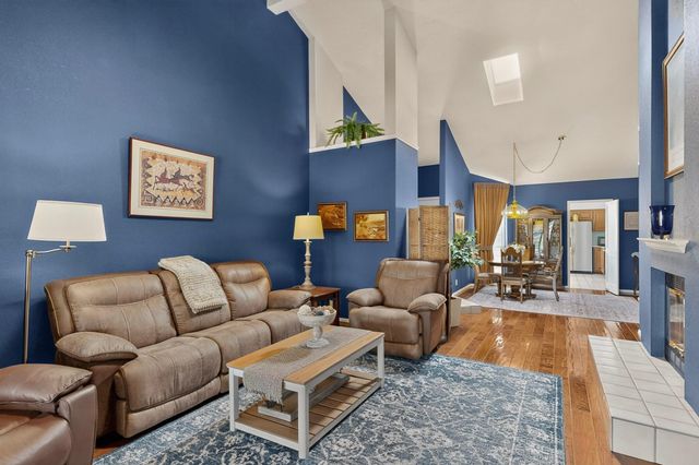 560 Eastlake Drive SE, Rio Rancho, NM 87124