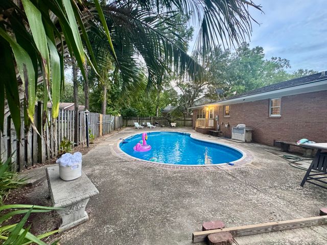 8038 Kittery Avenue, North Charleston, SC 29420