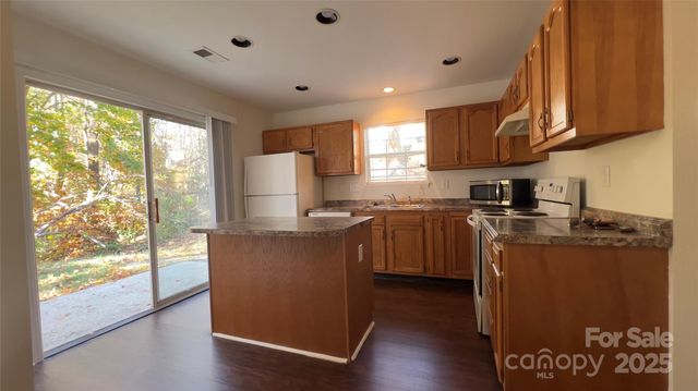 3135 Brockhampton Court, Charlotte, NC 28269