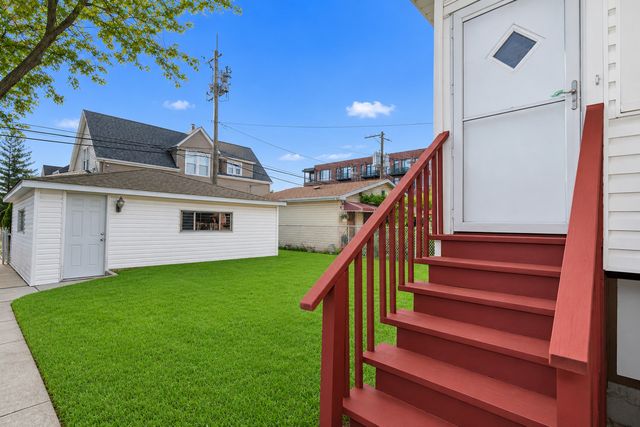 3225 N Narragansett Avenue, Chicago, IL 60634
