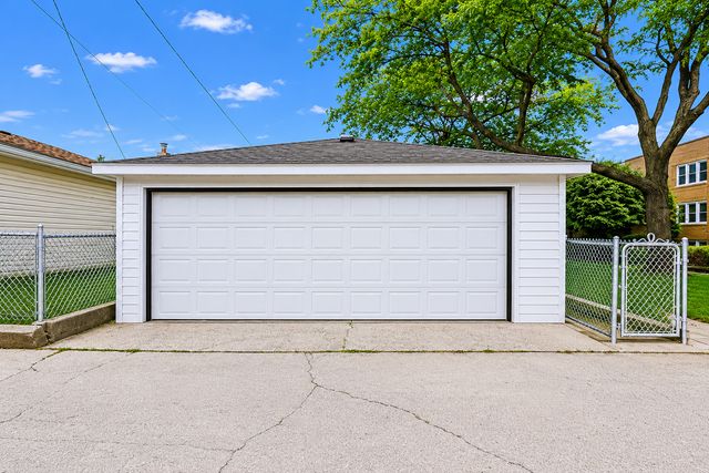 3225 N Narragansett Avenue, Chicago, IL 60634