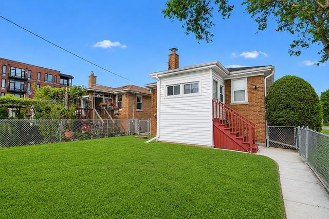 3225 N Narragansett Avenue, Chicago, IL 60634