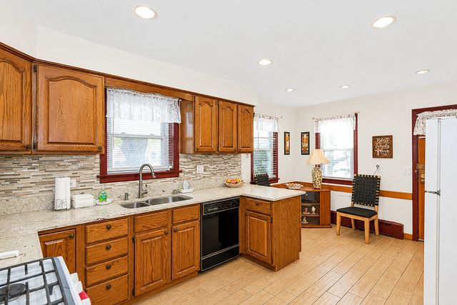 3225 N Narragansett Avenue, Chicago, IL 60634