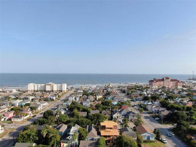1816 Avenue N, Galveston, TX 77550