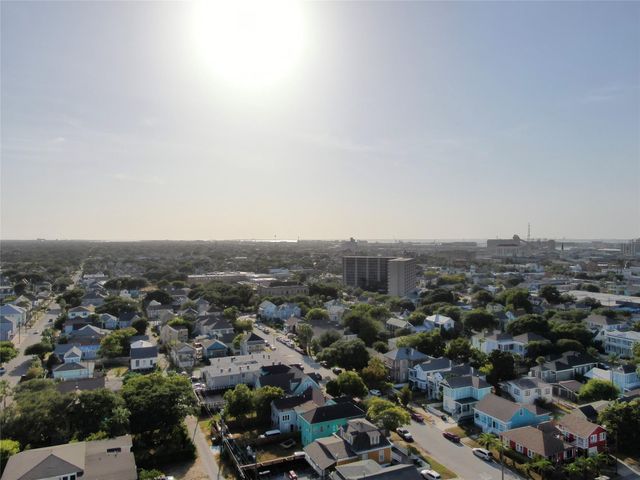 1816 Avenue N, Galveston, TX 77550
