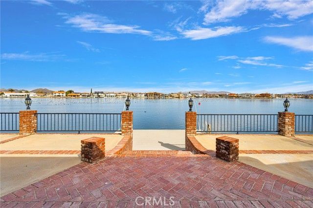 18063 Mariner Drive, Victorville, CA 92395