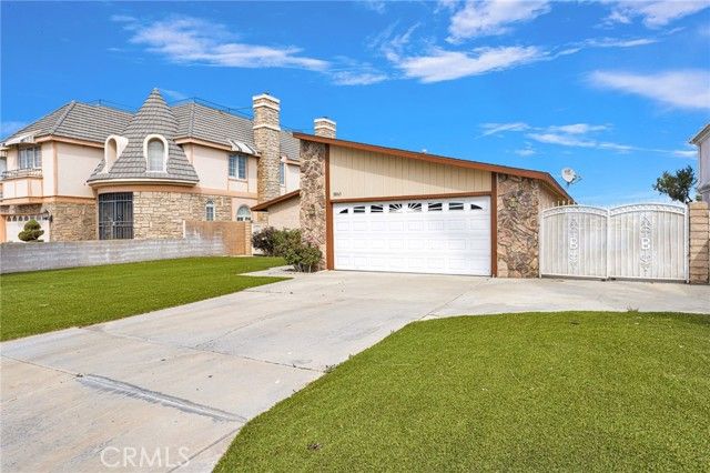18063 Mariner Drive, Victorville, CA 92395