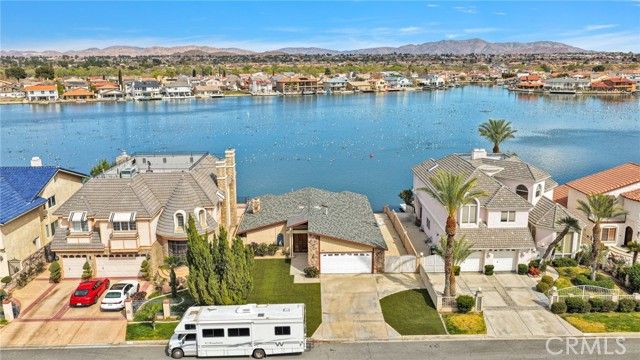 18063 Mariner Drive, Victorville, CA 92395