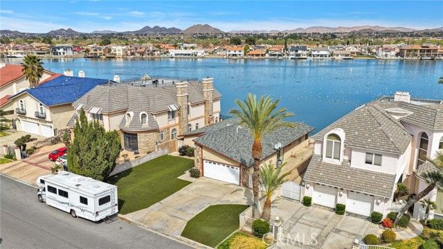 18063 Mariner Drive, Victorville, CA 92395