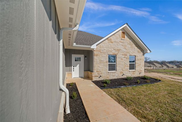 203 Toro Drive, Winona, TX 75792