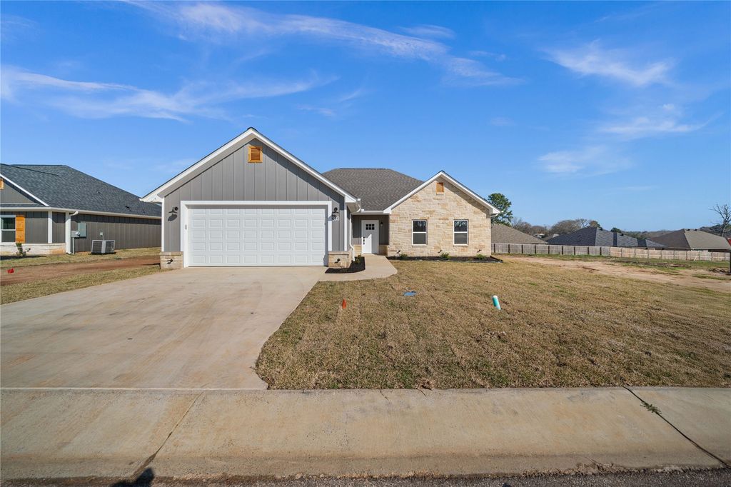 203 Toro Drive, Winona, TX 75792