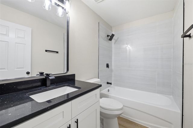 319 E HANLON STREET, Tampa, FL 33604