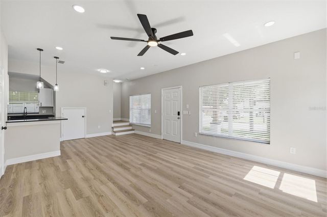 319 E HANLON STREET, Tampa, FL 33604