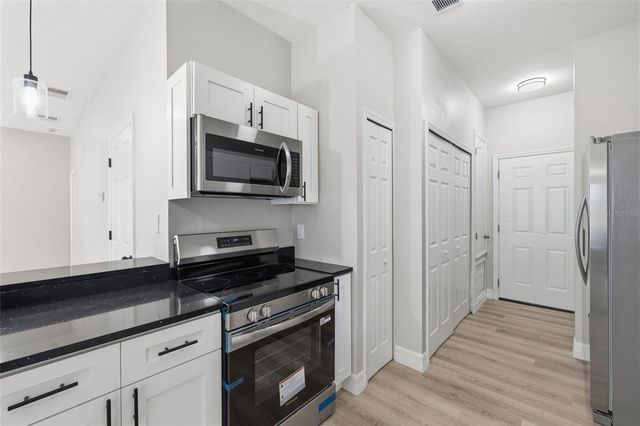 319 E HANLON STREET, Tampa, FL 33604