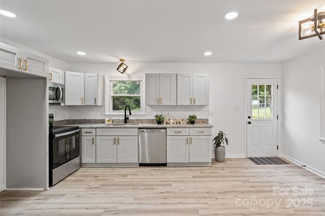 4504 Longbriar Drive, Gastonia, NC 28056