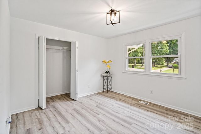 4504 Longbriar Drive, Gastonia, NC 28056