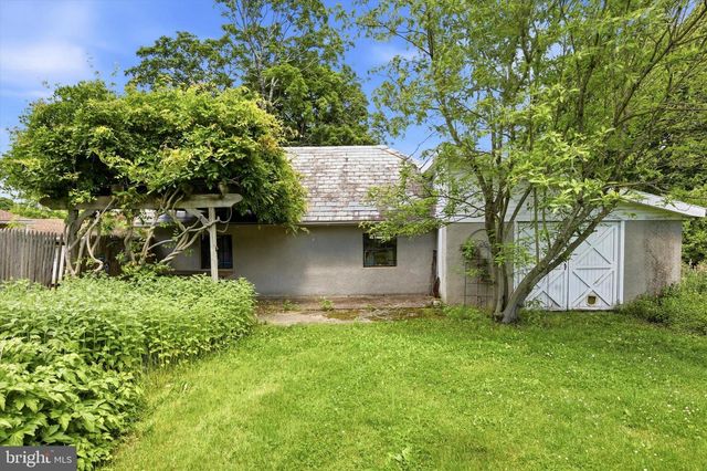 2304 SPINNERSTOWN RD, Quakertown, PA 18951