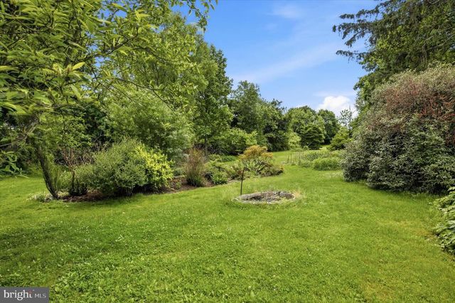 2304 SPINNERSTOWN RD, Quakertown, PA 18951