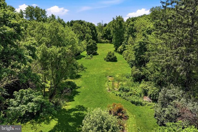 2304 SPINNERSTOWN RD, Quakertown, PA 18951
