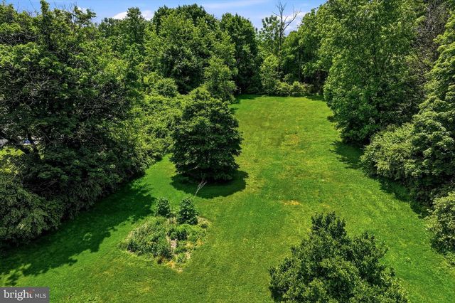 2304 SPINNERSTOWN RD, Quakertown, PA 18951