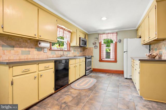2304 SPINNERSTOWN RD, Quakertown, PA 18951