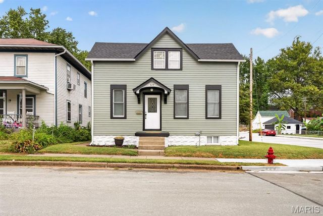 329 Houston Street, St Charles, MO 63301