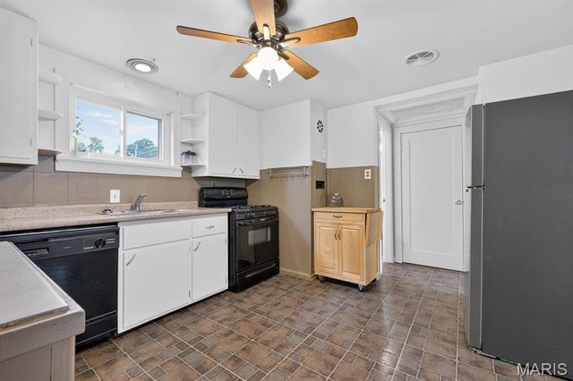 329 Houston Street, St Charles, MO 63301
