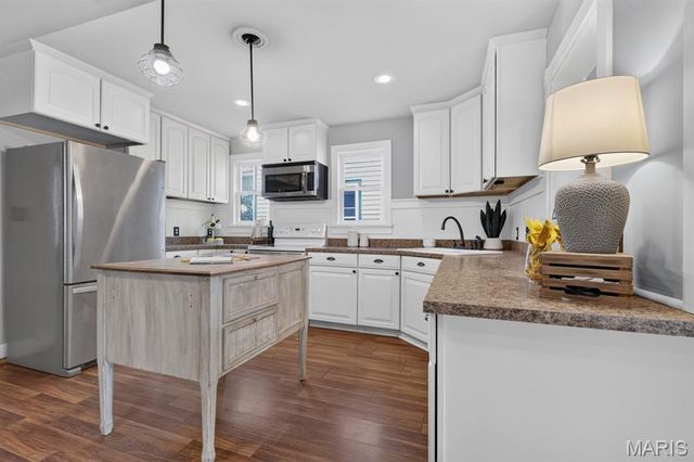 329 Houston Street, St Charles, MO 63301