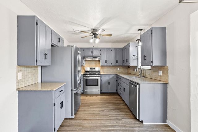 2715 Regal Drive, Denison, TX 75020